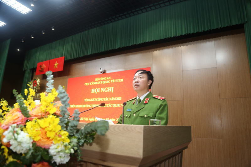 Cục trưởng Cục Cảnh sát QLHC về TTXH Nguyễn Ngọc Cương tiếp thu ý kiến chỉ đạo của lãnh đạo Bộ và phát động phong trào thi đua "Vì an ninh Tổ quốc" năm 2024.