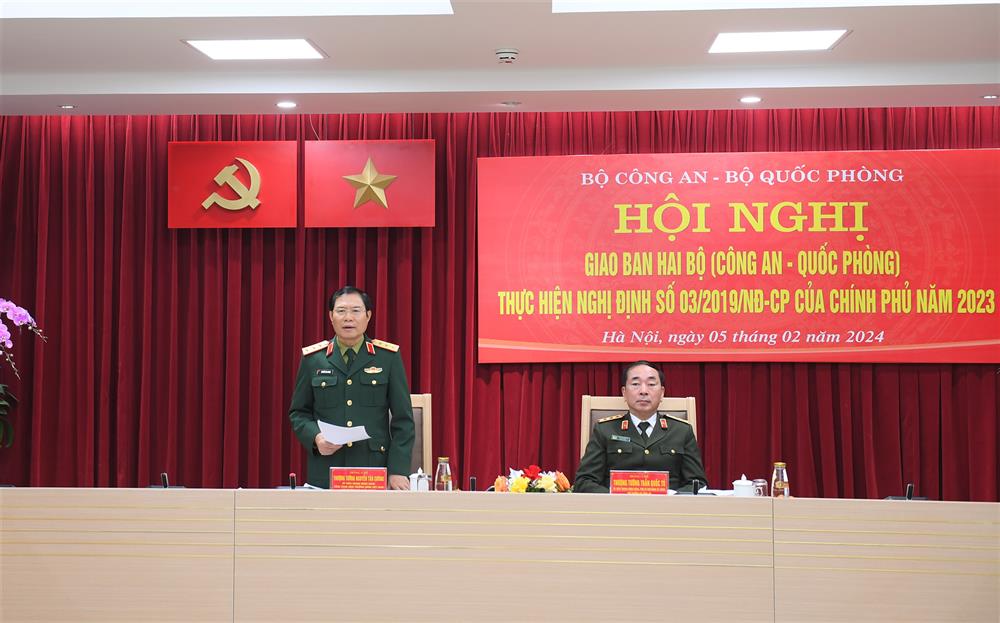 Thứ trưởng Nguyễn Tân Cương phát biểu tại Hội nghị. 