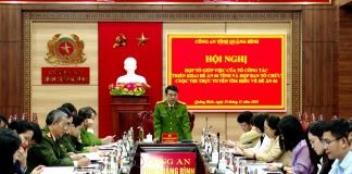 Đại tá Hoàng Khắc Lương - Phó Giám đốc Công an tỉnh phát biểu tại hội nghị